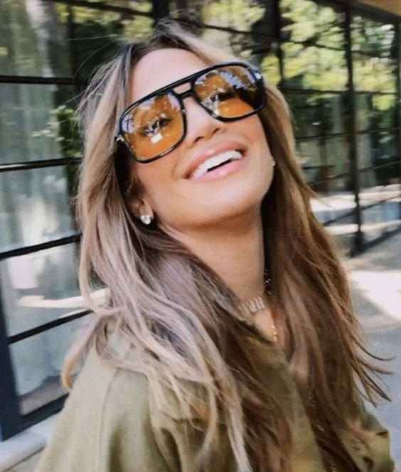 lunettes de soleil style aviateur de marque Tom Ford portées par Jennifer Lopez
